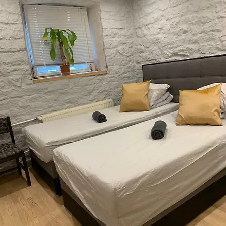 Bedroom With Private Bathroom Hostel *