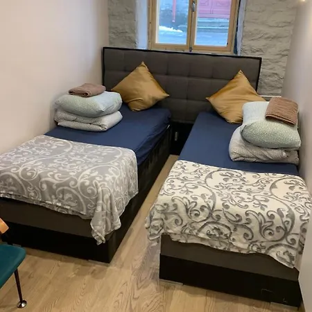 Hostel Bedroom With Private Bathroom *