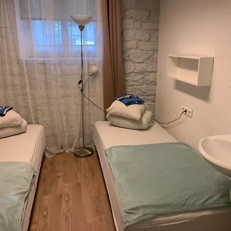 Bedroom With Private Bathroom Hostel *