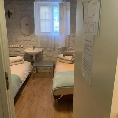 Bedroom With Private Bathroom *